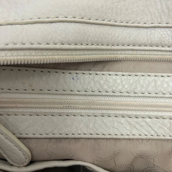 Michael Kors Jet Set Soft Leather Tote in Stone/Ecru w/Tan straps & Gold accents - Picture 13 of 16